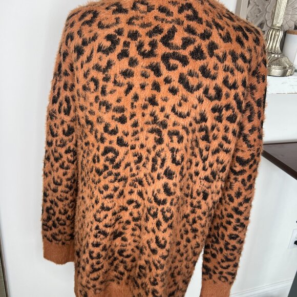 Maurices Medium Cardigan Cheetah Pattern - Picture 6 of 9